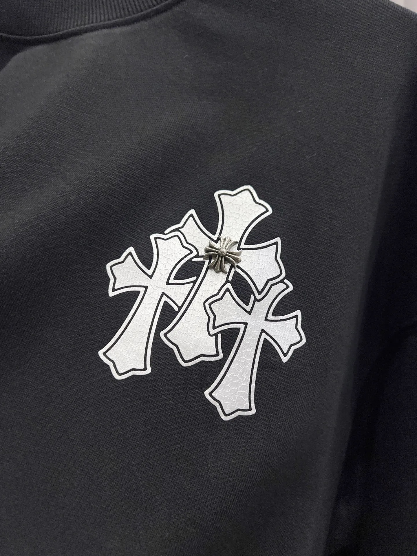 🅿️270 CH Crowe 2025 Autumn and Winter New Round Neck Long Sleeve Sweater Cross Patch Leather + Customized Hardware Metal Horseshoe Sanskrit Text The Real Product Is Great🔥Same Style for Men and Women Loose Version Size S M L XL XXL Five Codes Black White